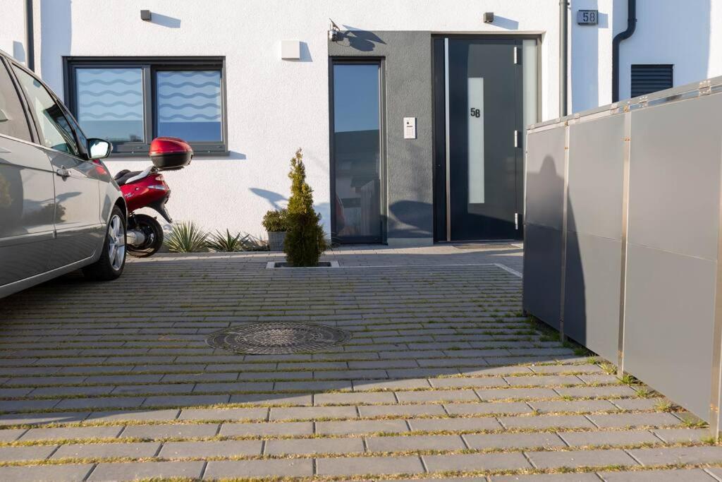 Ferienwohnung-Weinstadt Esterno foto