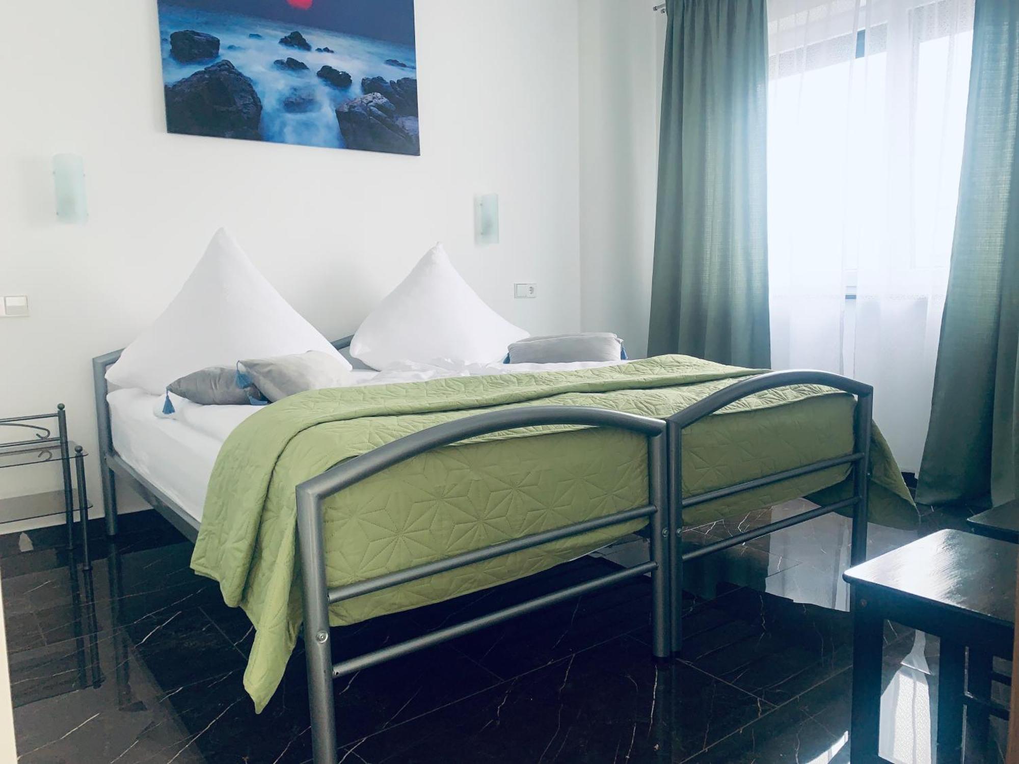 Ferienwohnung-Weinstadt Esterno foto